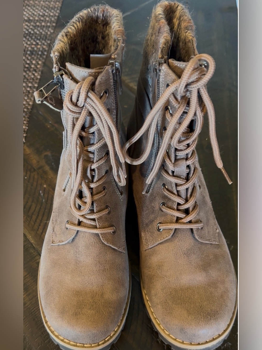 Cliff’s Women's Taupe Lace-Up Ankle Boots with  Collar